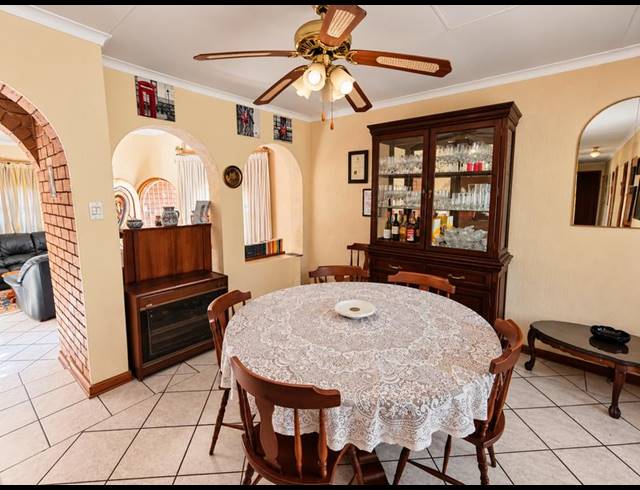 4 BEDROOM HOUSE FOR SALE IN HEUWELOORD